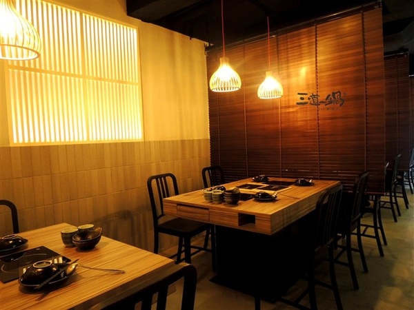 三道一鍋 杳 概念店： 東區火鍋 三道一鍋 杳概念店 日式涮涮鍋 商業午餐 火鍋雜炊必點 有包廂適合聚餐~