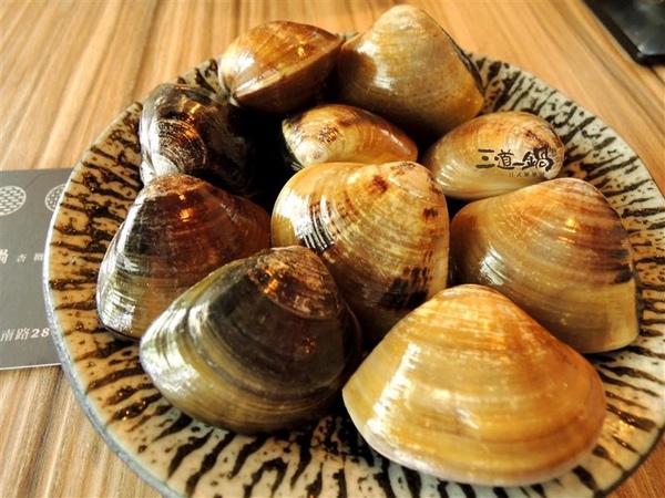 三道一鍋 杳 概念店： 東區火鍋 三道一鍋 杳概念店 日式涮涮鍋 商業午餐 火鍋雜炊必點 有包廂適合聚餐~