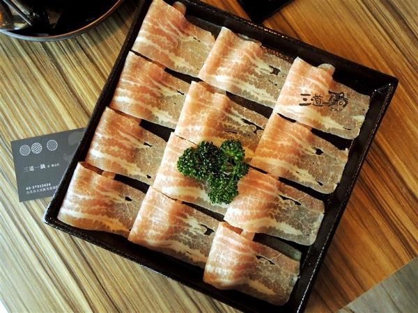 三道一鍋 杳 概念店： 東區火鍋 三道一鍋 杳概念店 日式涮涮鍋 商業午餐 火鍋雜炊必點 有包廂適合聚餐~