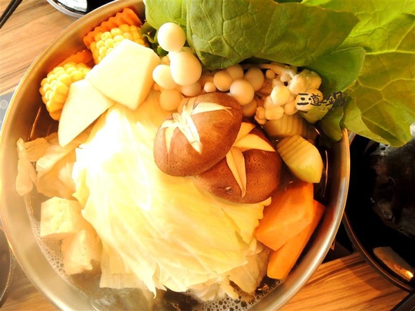 三道一鍋 杳 概念店： 東區火鍋 三道一鍋 杳概念店 日式涮涮鍋 商業午餐 火鍋雜炊必點 有包廂適合聚餐~