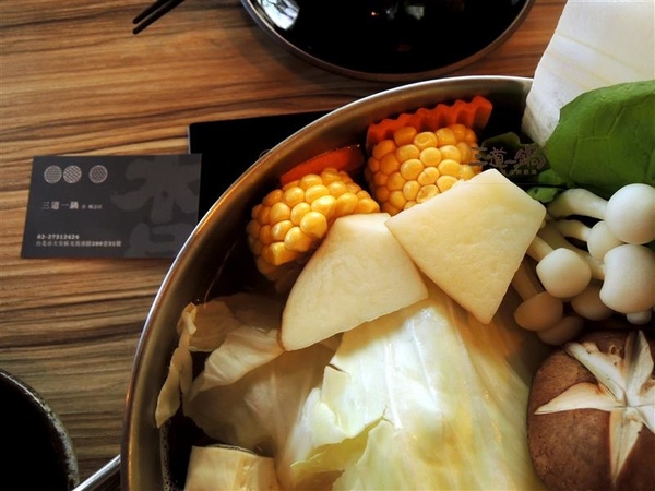 三道一鍋 杳 概念店： 東區火鍋 三道一鍋 杳概念店 日式涮涮鍋 商業午餐 火鍋雜炊必點 有包廂適合聚餐~