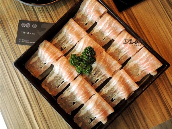 三道一鍋 杳 概念店： 東區火鍋 三道一鍋 杳概念店 日式涮涮鍋 商業午餐 火鍋雜炊必點 有包廂適合聚餐~