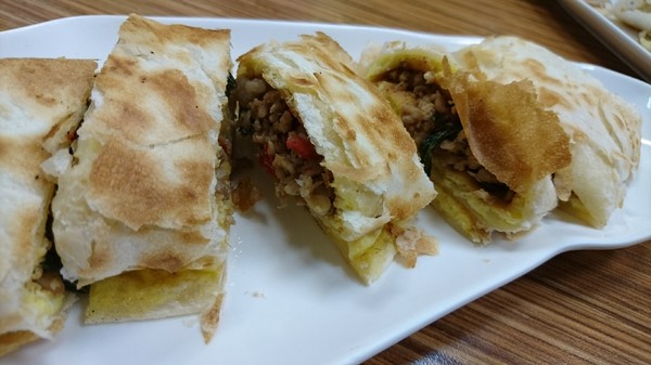 蛋餅先生：高雄~蛋餅先生~平價美味早午餐~創意蛋餅任你選~推皮蛋肉鬆蛋餅好好吃呦~