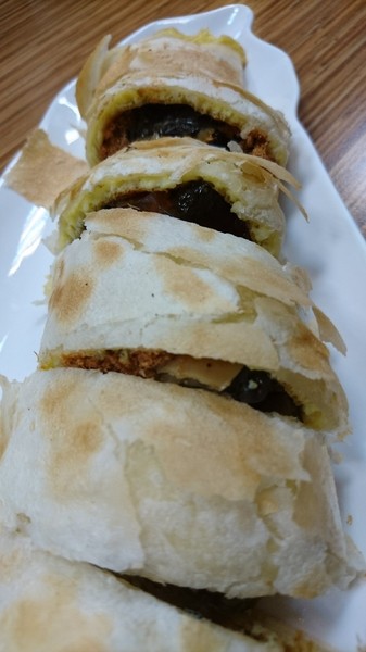 蛋餅先生：高雄~蛋餅先生~平價美味早午餐~創意蛋餅任你選~推皮蛋肉鬆蛋餅好好吃呦~