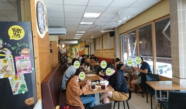 蛋餅先生：高雄~蛋餅先生~平價美味早午餐~創意蛋餅任你選~推皮蛋肉鬆蛋餅好好吃呦~