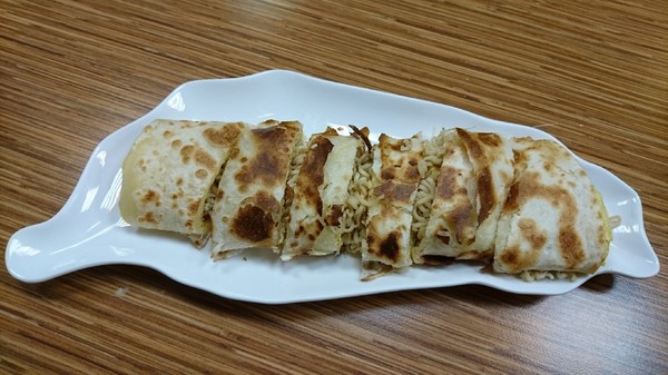 蛋餅先生：高雄~蛋餅先生~平價美味早午餐~創意蛋餅任你選~推皮蛋肉鬆蛋餅好好吃呦~