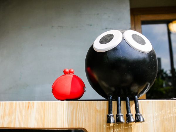 【美食│台中】路地氺の怪物-存中店-終於吃到你了~小黑點兒!!!