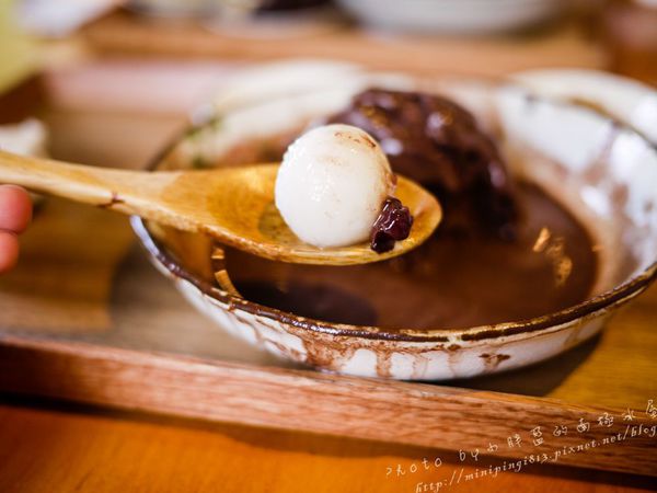 【美食│台中】路地氺の怪物-存中店-終於吃到你了~小黑點兒!!!