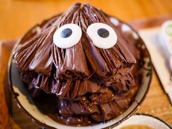 【美食│台中】路地氺の怪物-存中店-終於吃到你了~小黑點兒!!!