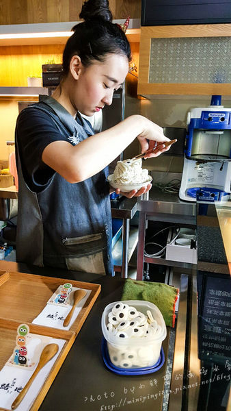 【美食│台中】路地氺の怪物-存中店-終於吃到你了~小黑點兒!!!