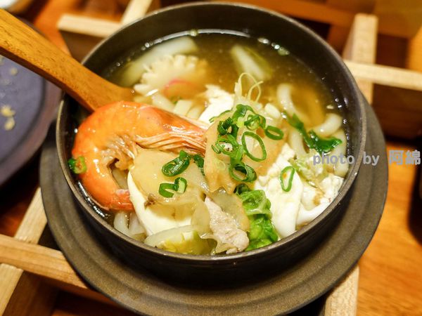 【桃園日式】八條壽司 南平店-不用跑三峽排隊吃壽司，愈夜愈美！桃園藝文特區深夜食堂．cp值高/宵夜/居酒屋/平價日本料理/桃園美食/在地人推薦必吃