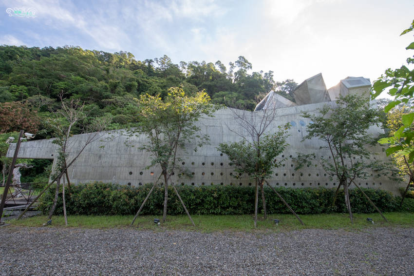 礁溪住宿推薦》宜蘭有朋會館 - 時尚簡約villa民宿 一泊二食的無菜單料理 - 時空幻境 凌雲江海清