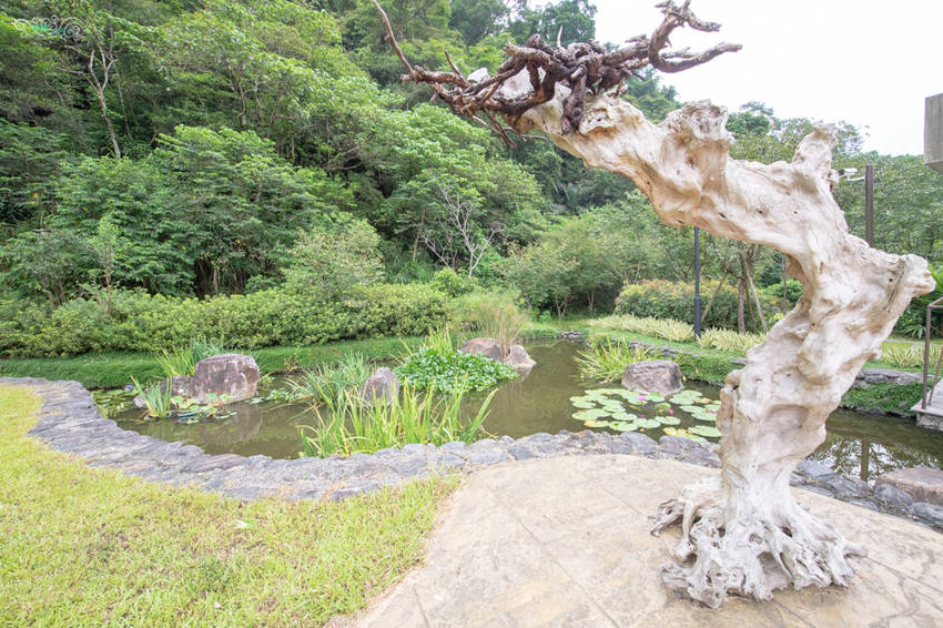 礁溪住宿推薦》宜蘭有朋會館 - 時尚簡約villa民宿 一泊二食的無菜單料理 - 時空幻境 凌雲江海清