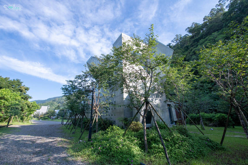 礁溪住宿推薦》宜蘭有朋會館 - 時尚簡約villa民宿 一泊二食的無菜單料理 - 時空幻境 凌雲江海清