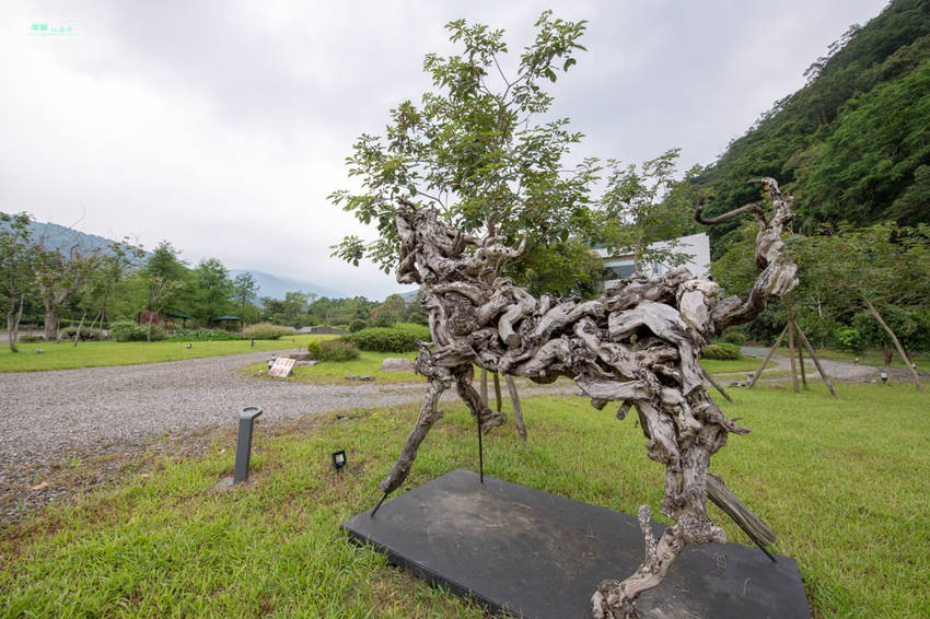 礁溪住宿推薦》宜蘭有朋會館 - 時尚簡約villa民宿 一泊二食的無菜單料理 - 時空幻境 凌雲江海清