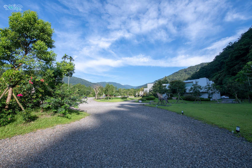 礁溪住宿推薦》宜蘭有朋會館 - 時尚簡約villa民宿 一泊二食的無菜單料理 - 時空幻境 凌雲江海清