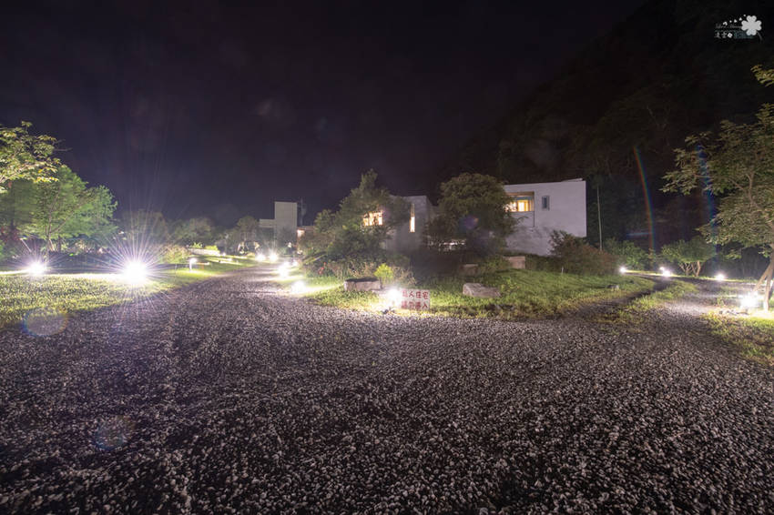 礁溪住宿推薦》宜蘭有朋會館 - 時尚簡約villa民宿 一泊二食的無菜單料理 - 時空幻境 凌雲江海清