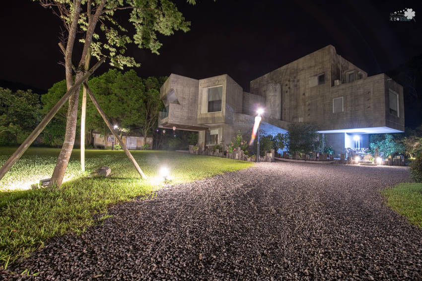 礁溪住宿推薦》宜蘭有朋會館 - 時尚簡約villa民宿 一泊二食的無菜單料理 - 時空幻境 凌雲江海清