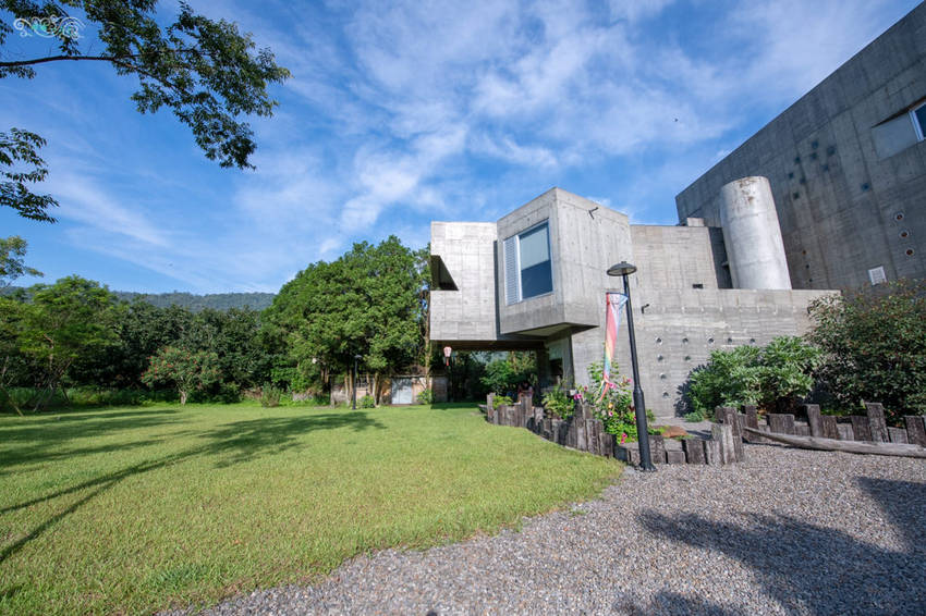 礁溪住宿推薦》宜蘭有朋會館 - 時尚簡約villa民宿 一泊二食的無菜單料理 - 時空幻境 凌雲江海清