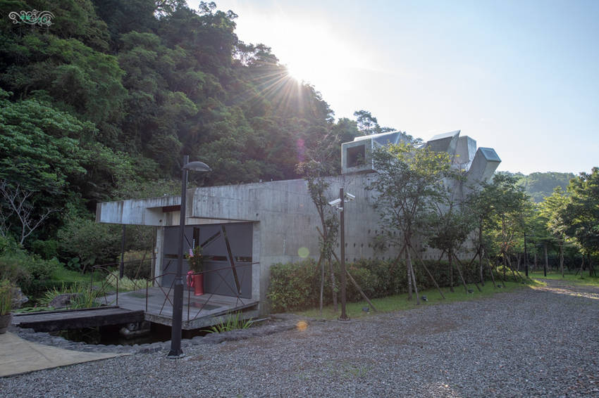 礁溪住宿推薦》宜蘭有朋會館 - 時尚簡約villa民宿 一泊二食的無菜單料理 - 時空幻境 凌雲江海清