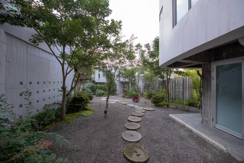 礁溪住宿推薦》宜蘭有朋會館 - 時尚簡約villa民宿 一泊二食的無菜單料理 - 時空幻境 凌雲江海清