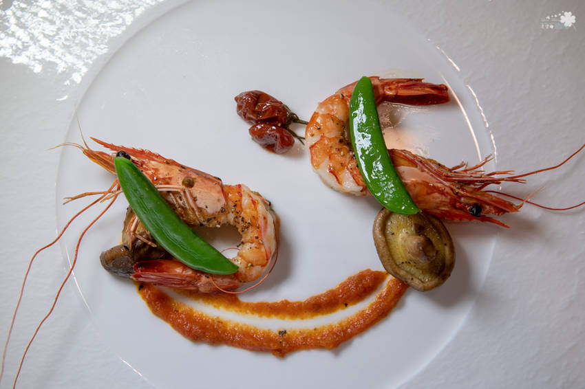 礁溪住宿推薦》宜蘭有朋會館 - 時尚簡約villa民宿 一泊二食的無菜單料理 - 時空幻境 凌雲江海清