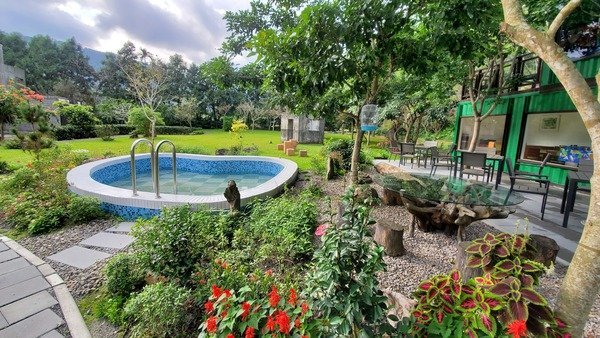 【有朋會館/宜蘭有朋會館/礁溪住宿/villa民宿/親子民宿/泳池民宿/宜蘭礁溪住宿】在充滿藝術氣息的宜蘭&amp;amp;amp;amp;amp;amp;amp;amp;amp;quot;有朋會館&amp;amp;amp;amp;amp;amp;amp;amp;amp;quot;Villa民宿品嚐有如米其林般美味的一泊二食，與家人共享天倫之樂，就讓我們遠離塵囂的世外桃源吧!