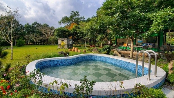 【有朋會館/宜蘭有朋會館/礁溪住宿/villa民宿/親子民宿/泳池民宿/宜蘭礁溪住宿】在充滿藝術氣息的宜蘭&amp;amp;amp;amp;amp;amp;amp;amp;amp;amp;quot;有朋會館&amp;amp;amp;amp;amp;amp;amp;amp;amp;amp;quot;Villa民宿品嚐有如米其林般美味的一泊二食，與家人共享天倫之樂，就讓我們遠離塵囂的世外桃源吧!