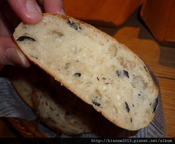 巴黎41-黑橄欖麵包.JPG