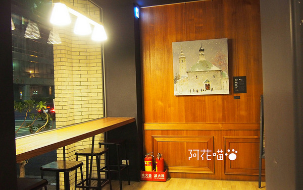 小巴黎人麵包製作所(敦南門市)：【敦化南路│西式料理】給麵包控的超Q彈麵包，搭配豐盛優雅餐點『小巴黎人麵包製作所』