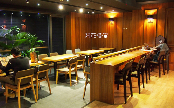 小巴黎人麵包製作所(敦南門市)：【敦化南路│西式料理】給麵包控的超Q彈麵包，搭配豐盛優雅餐點『小巴黎人麵包製作所』