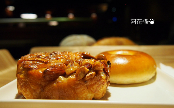 小巴黎人麵包製作所(敦南門市)：【敦化南路│西式料理】給麵包控的超Q彈麵包，搭配豐盛優雅餐點『小巴黎人麵包製作所』