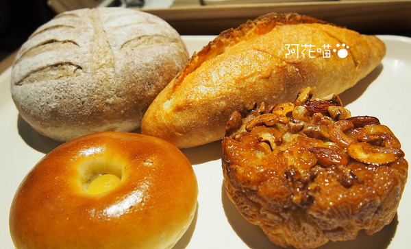 小巴黎人麵包製作所(敦南門市)：【敦化南路│西式料理】給麵包控的超Q彈麵包，搭配豐盛優雅餐點『小巴黎人麵包製作所』