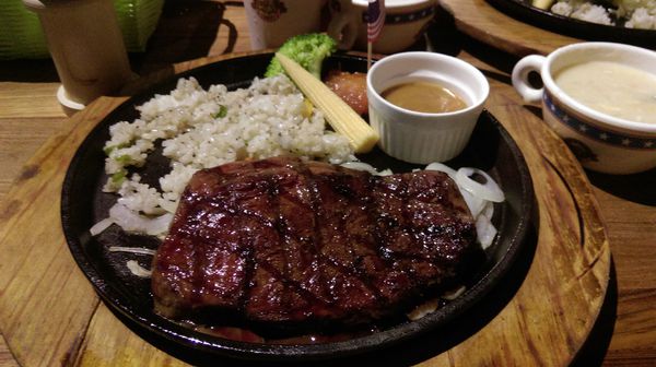 【台中豐原區】CP值極高的重量級牛排『史堤克先生』