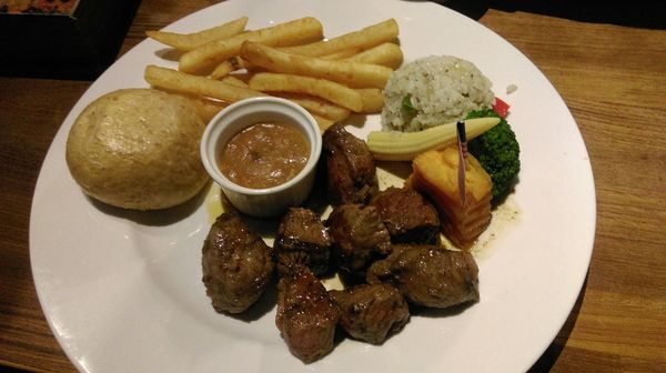 【台中豐原區】CP值極高的重量級牛排『史堤克先生』