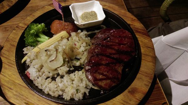 【台中豐原區】CP值極高的重量級牛排『史堤克先生』