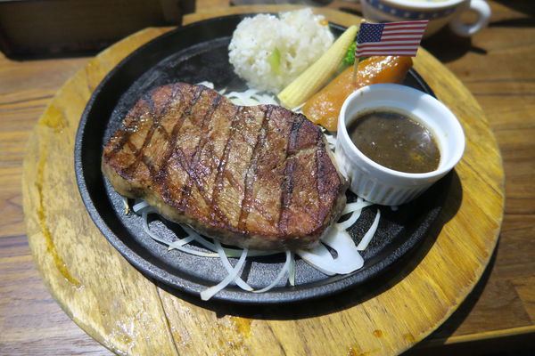 【台中豐原區】CP值極高的重量級牛排『史堤克先生』