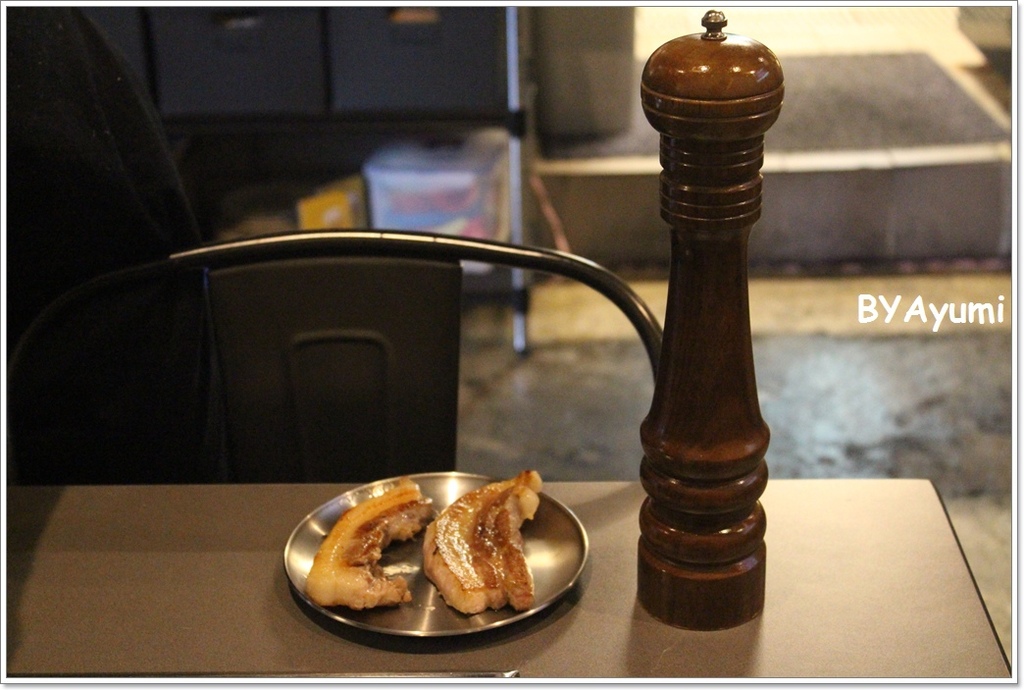 韓肉舖：『愛評體驗團』來自韓國歐巴開的道地韓國烤肉、選用韓國最新最夯的超大石頭烤盤－韓肉舖