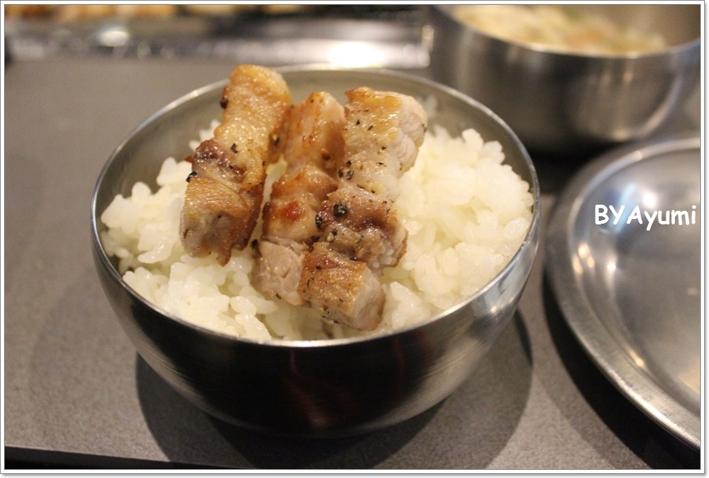 韓肉舖：『愛評體驗團』來自韓國歐巴開的道地韓國烤肉、選用韓國最新最夯的超大石頭烤盤－韓肉舖