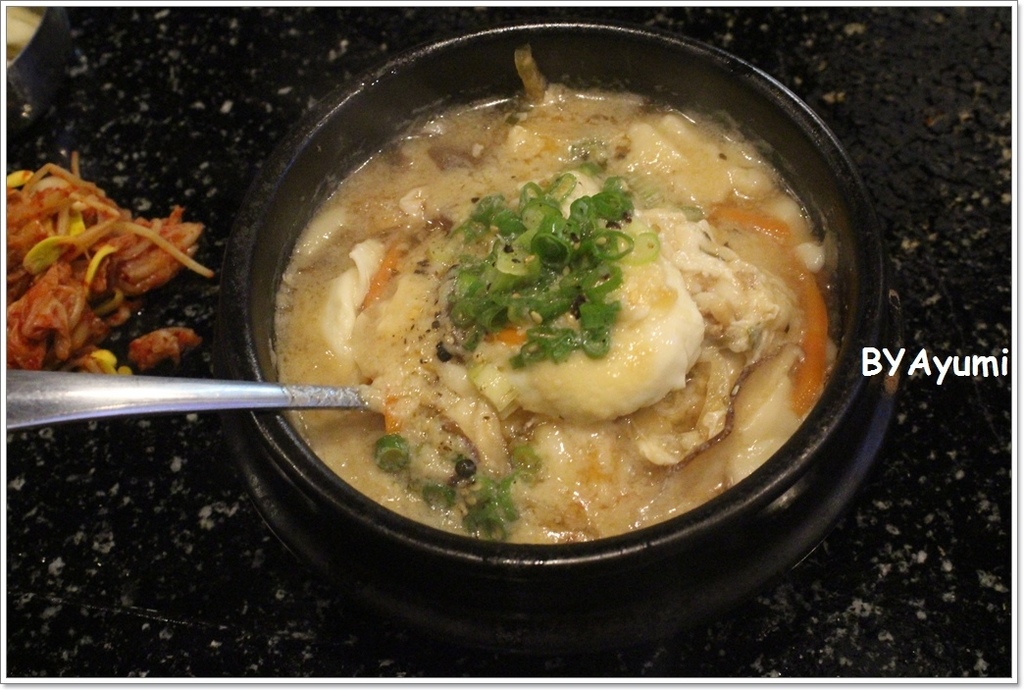 韓肉舖：『愛評體驗團』來自韓國歐巴開的道地韓國烤肉、選用韓國最新最夯的超大石頭烤盤－韓肉舖