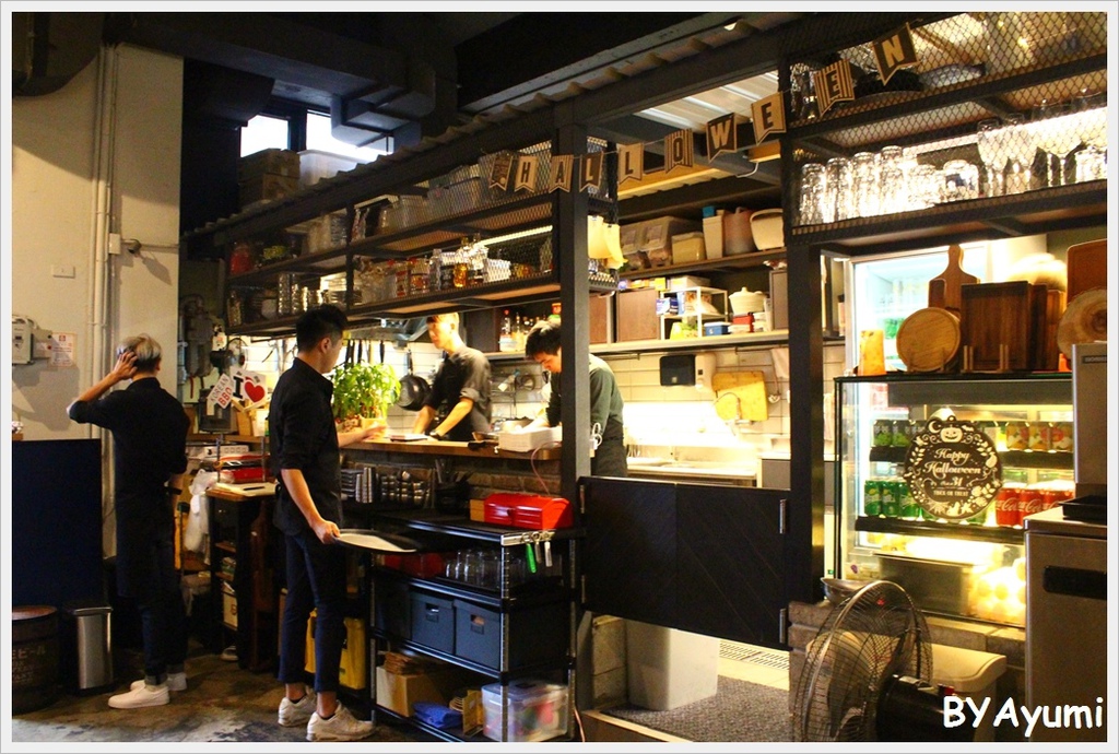 韓肉舖：『愛評體驗團』來自韓國歐巴開的道地韓國烤肉、選用韓國最新最夯的超大石頭烤盤－韓肉舖