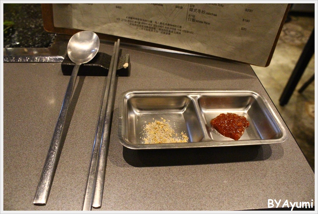 韓肉舖：『愛評體驗團』來自韓國歐巴開的道地韓國烤肉、選用韓國最新最夯的超大石頭烤盤－韓肉舖