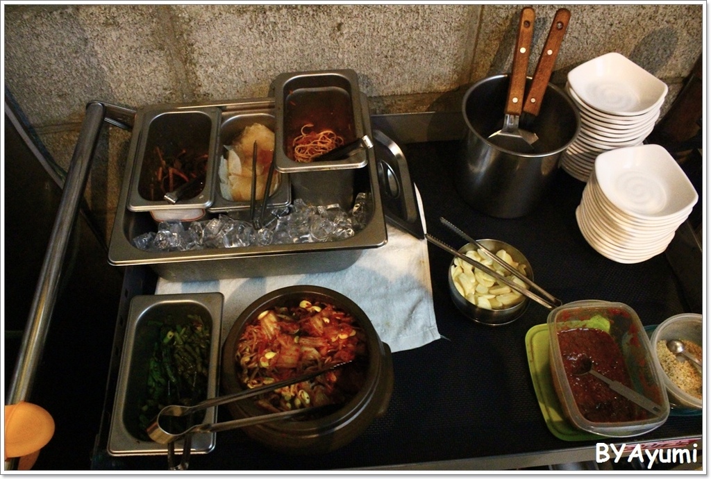 韓肉舖：『愛評體驗團』來自韓國歐巴開的道地韓國烤肉、選用韓國最新最夯的超大石頭烤盤－韓肉舖