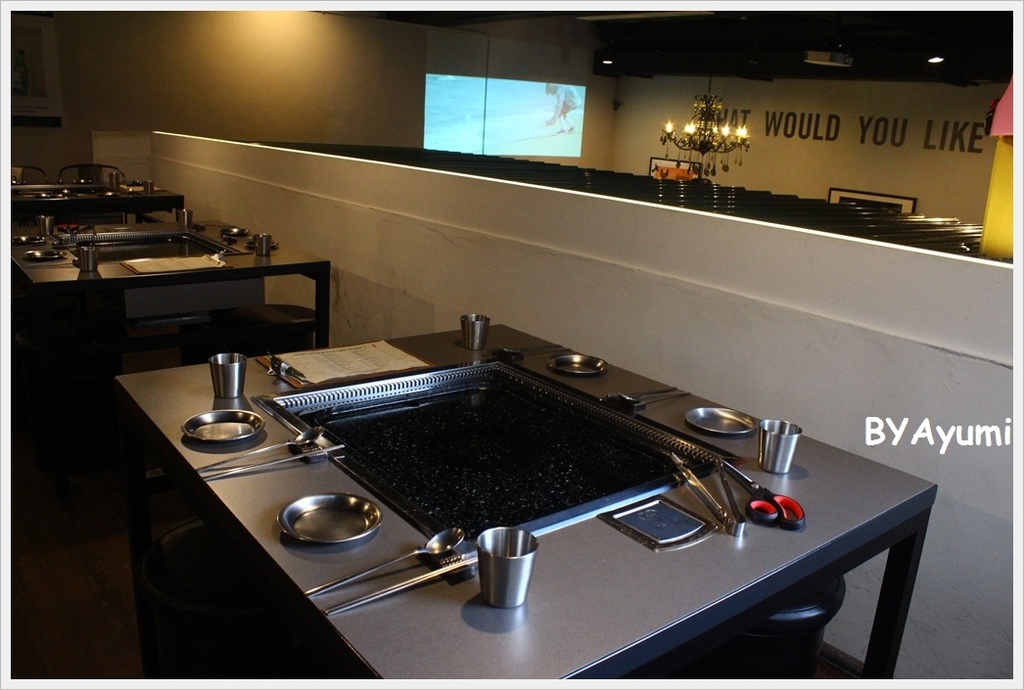 韓肉舖：『愛評體驗團』來自韓國歐巴開的道地韓國烤肉、選用韓國最新最夯的超大石頭烤盤－韓肉舖