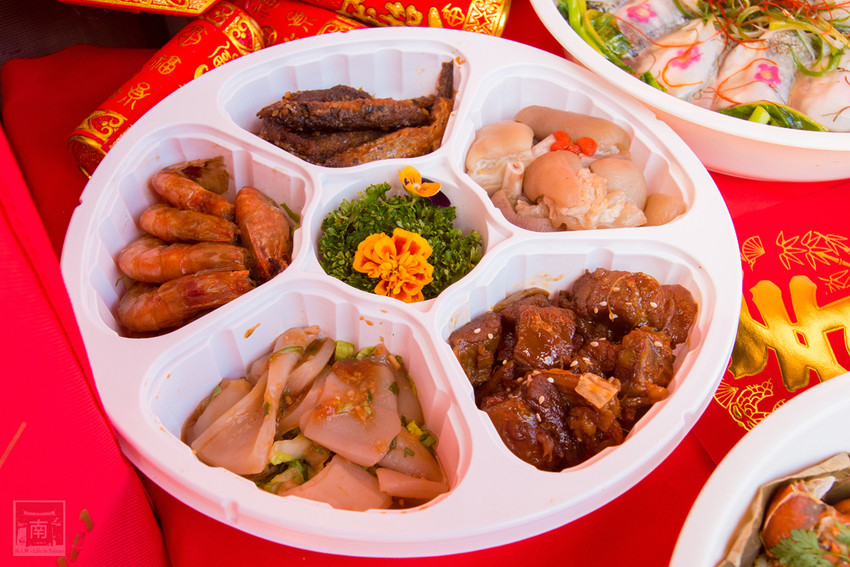 【臺南年菜】除夕年菜外帶｜年菜外帶套組還附保溫盒｜年菜桌菜及單點｜台南香格里拉年菜｜過年伴手禮｜甜點禮盒~~台南遠東香格里拉