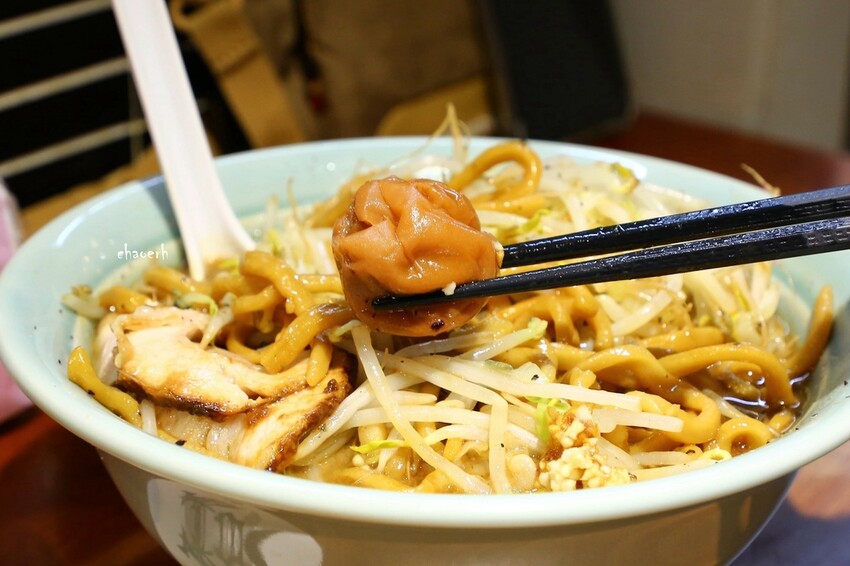 台南-菜良sara日式拉麵 《 二郎系拉麵》 台南-菜良sara日式拉麵 《 二郎系拉麵》