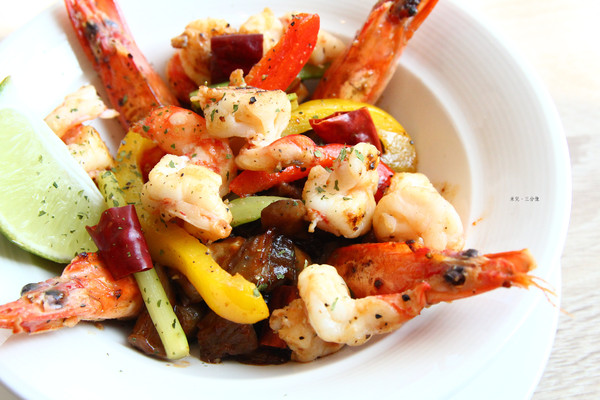 【台北市士林區。下午茶】omocafé 天母SOGO 早午餐下午茶 用餐環境佳 休息一下繼續逛 芝山捷運站