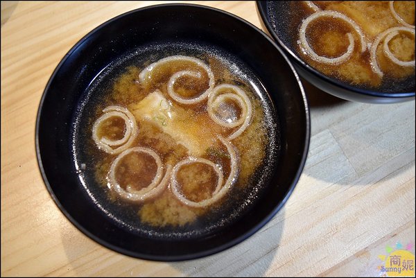 一貫入魂：台中江戶前壽司【Takumi 將酒肴(一貫入魂)】。新鮮人溫壽司一貫吃完再出一貫享受慢食的無菜單料理