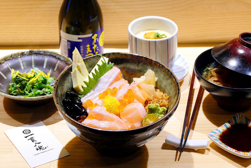 【台中】一貫入魂:隱密江戶前壽司料亭華麗散壽司豐盛上桌 還有無菜單1680壽司套餐飽足又滿足!