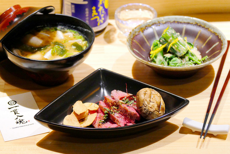 【台中】一貫入魂:隱密江戶前壽司料亭華麗散壽司豐盛上桌 還有無菜單1680壽司套餐飽足又滿足!